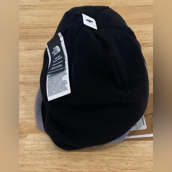 THE NORTH FACE Reversible Highline Beanie Hat Cap OS Light Grey NWT perfect - Picture 8 of 8